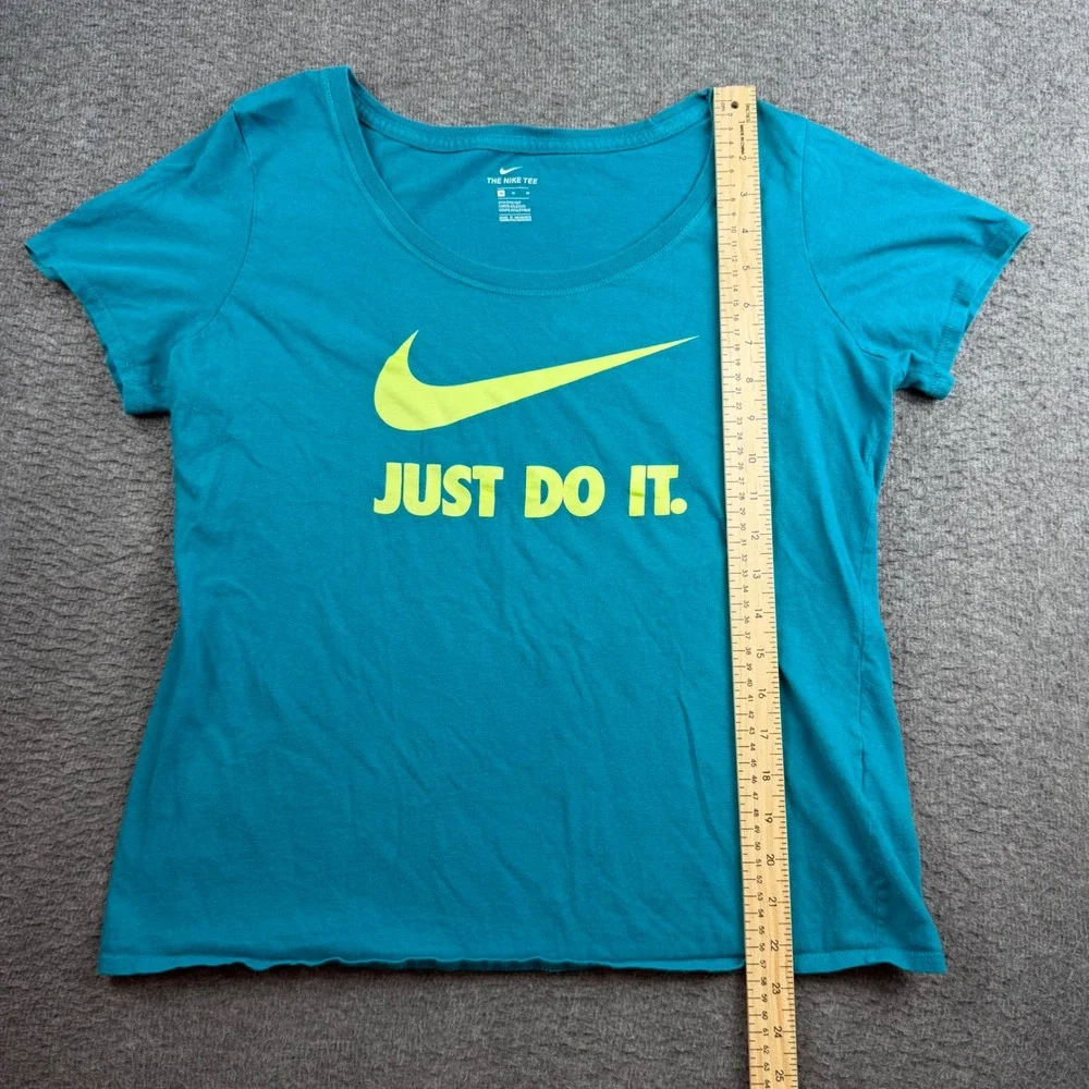 Nike Graphic Tee Women's Medium Blue Just Do It Swoosh Logo Short Sleeve Shirt